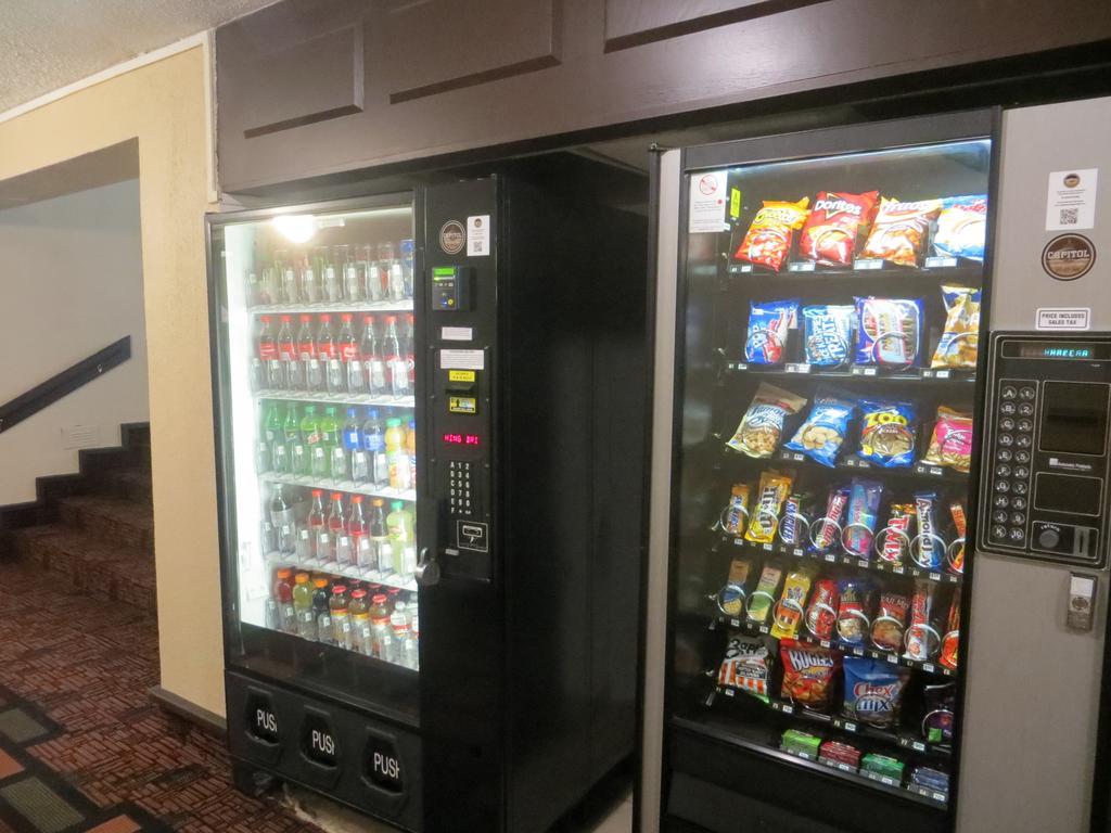 University Inn Austin North Екстериор снимка