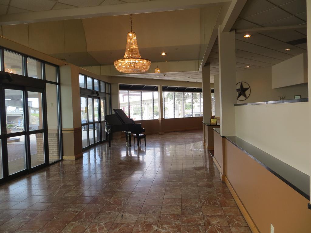 University Inn Austin North Екстериор снимка