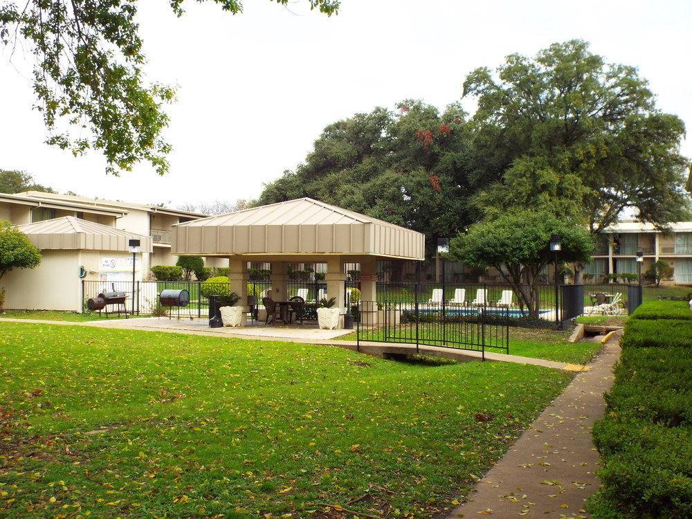 University Inn Austin North Екстериор снимка